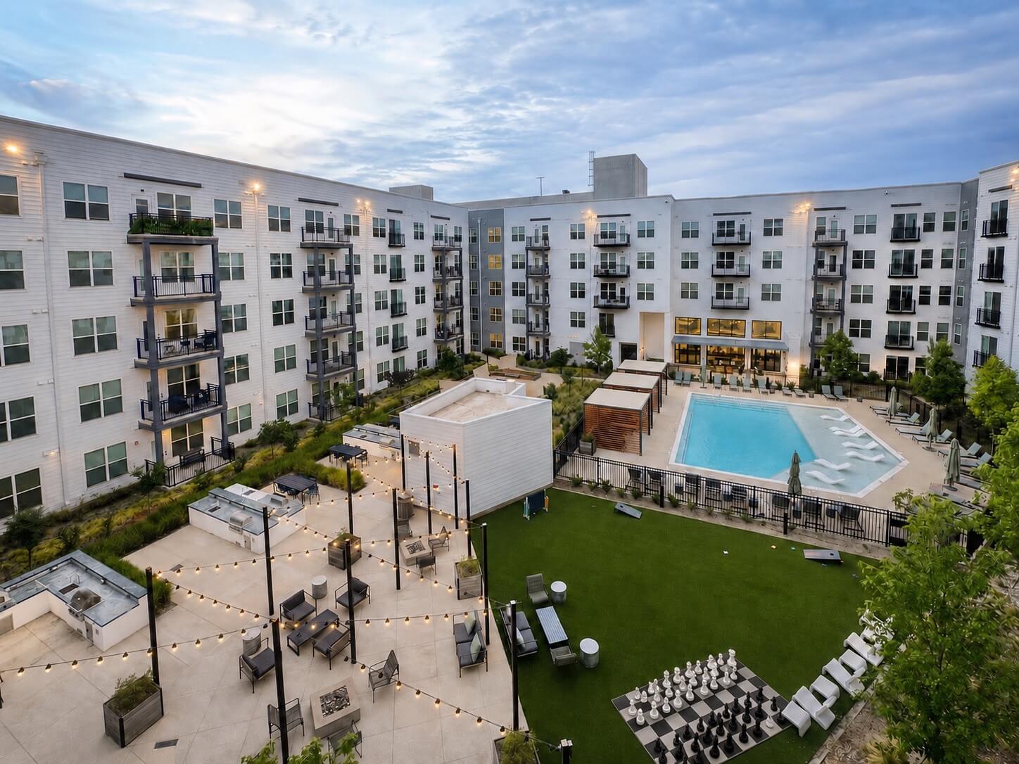 Tallulah: Apartments Near Cumberland Mall With Atlanta Access and a Neighborhood Feel
